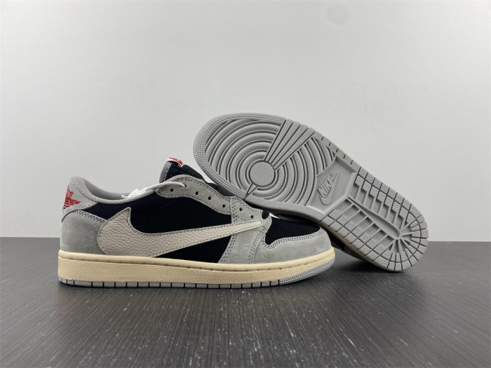 Travis Scott x Air Jordan 1 Low OG