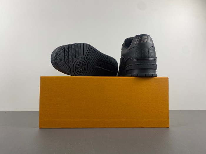 LV TRAINER SNEAKER LVT-000616