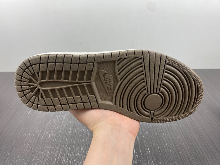 Travis Scott x Air Jordan 1 Low