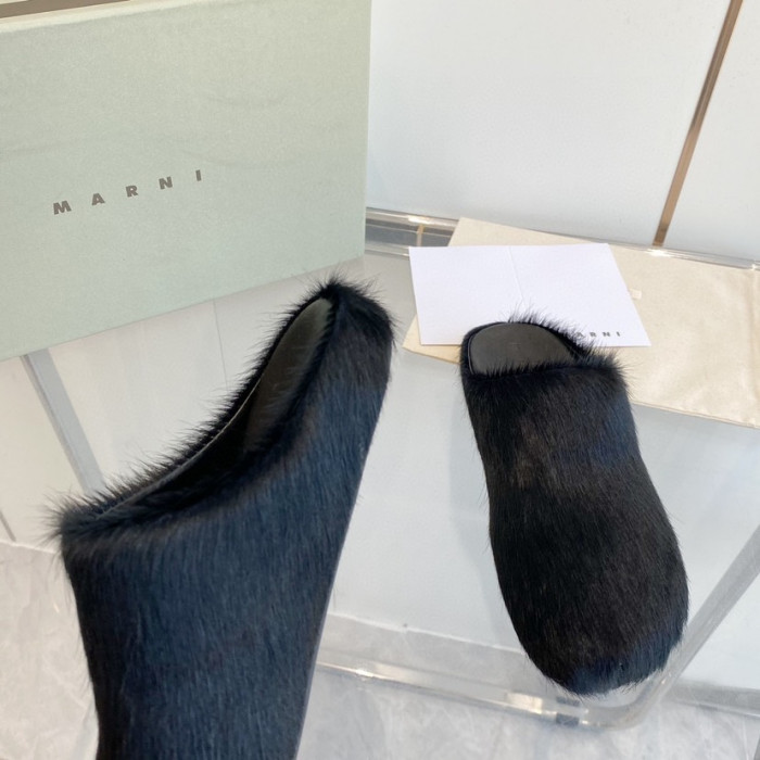 Marni Black long haircalfskin Fussbett sabot M-240806