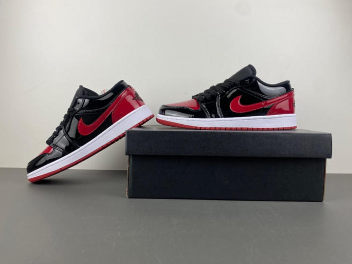 Air Jordan 1 Low 