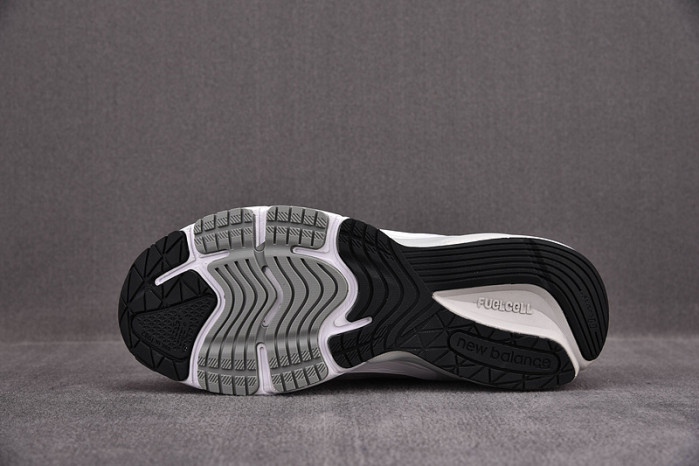 NEW BALANCE SNEAKER NB032