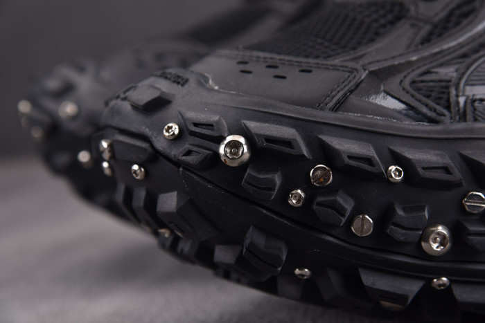 DEFENDER SNEAKER DS015