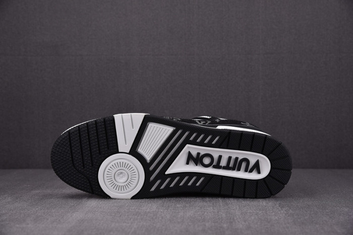LV TRAINER SNEAKER LVT-000624