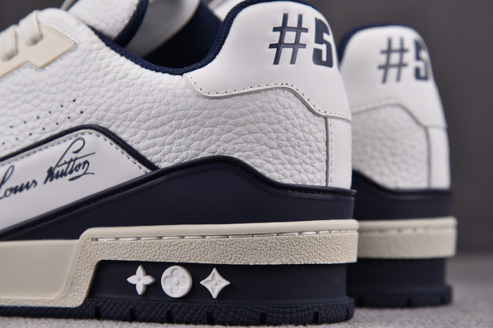 LV SNEAKER LV-000131