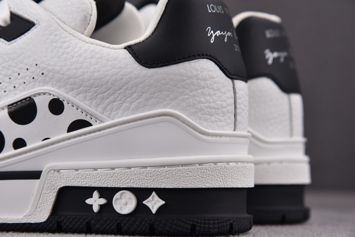 LV SNEAKER LV-000141