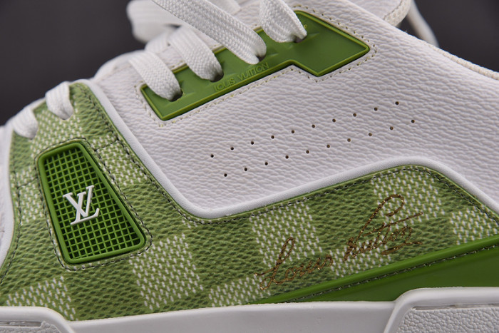 LV TRAINER SNEAKER LV-000590