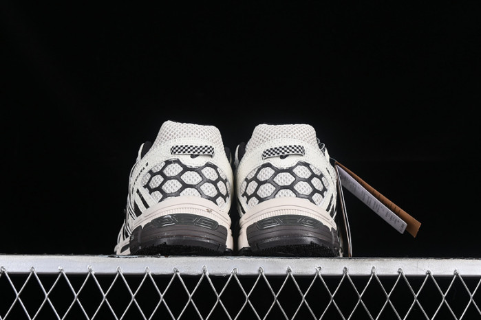 As*ic*s gel-kahana 8 black and white 1011b895-200