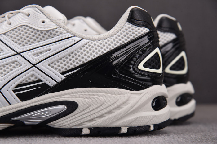 As*ic*s gel kayano tr v4 