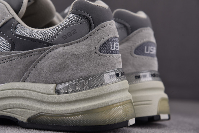 NEW BALANCE SNEAKER NB070