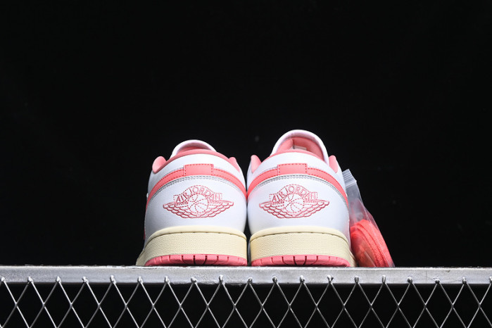 WMNS AIR JORDAN 1 LOW 