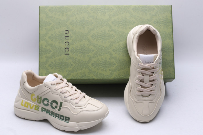 G*u*i* trainer sneaker112