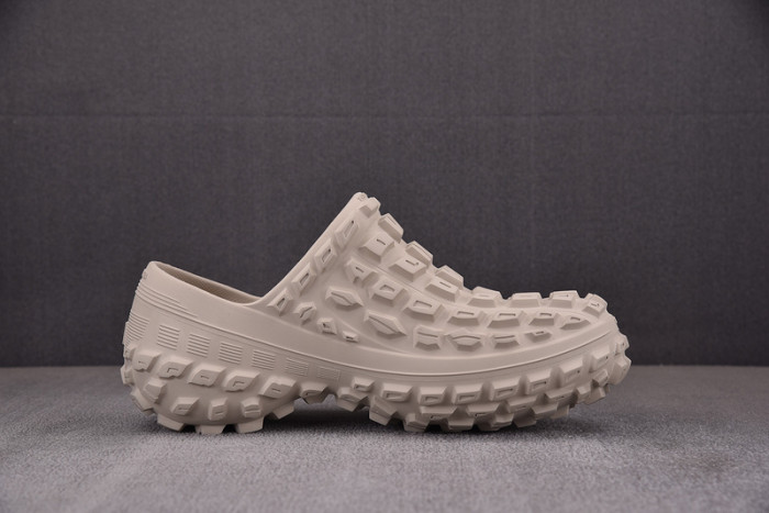 DEFENDER SNEAKER DS006