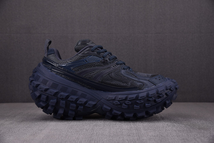 DEFENDER SNEAKER DS017