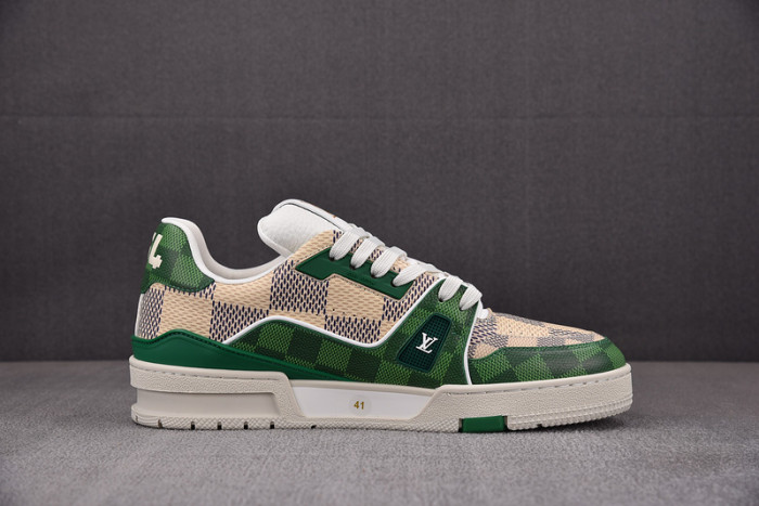 LV SNEAKER LV-000110