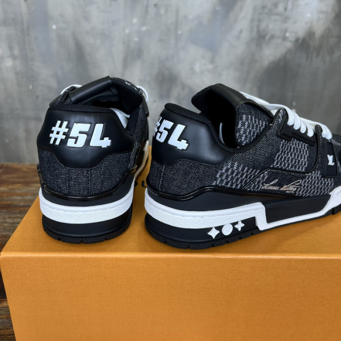 LV SNEAKER LV-000540