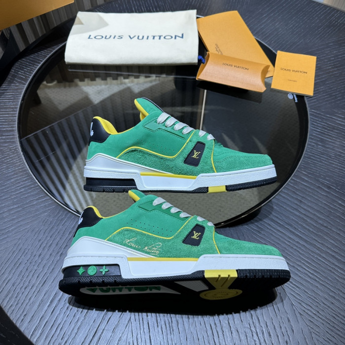 LV TRAINER SNEAKER LV-000579