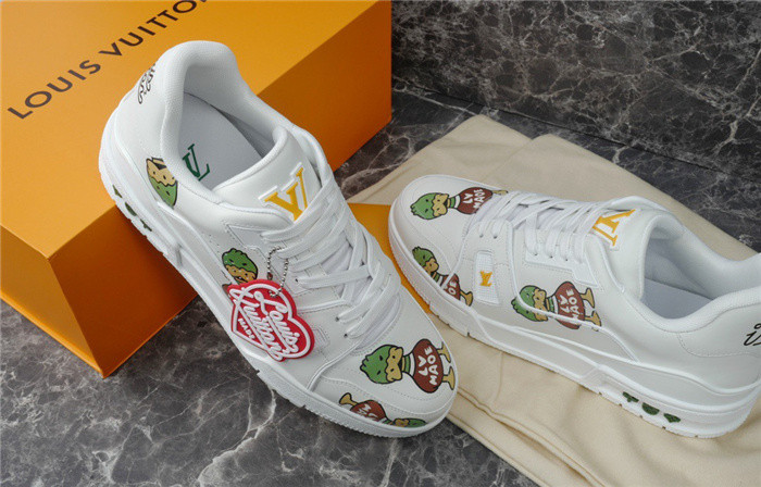 LV SNEAKER LV-000270