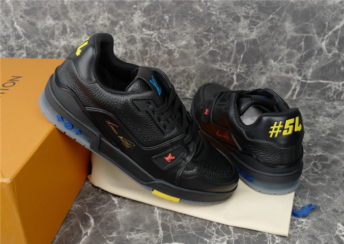 LV SNEAKER LV-000290