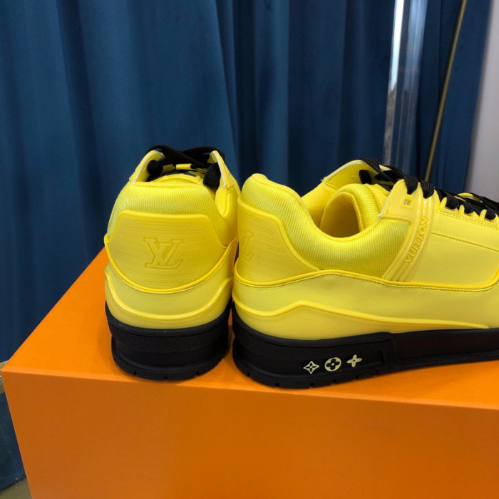 LV SNEAKER LV-000318