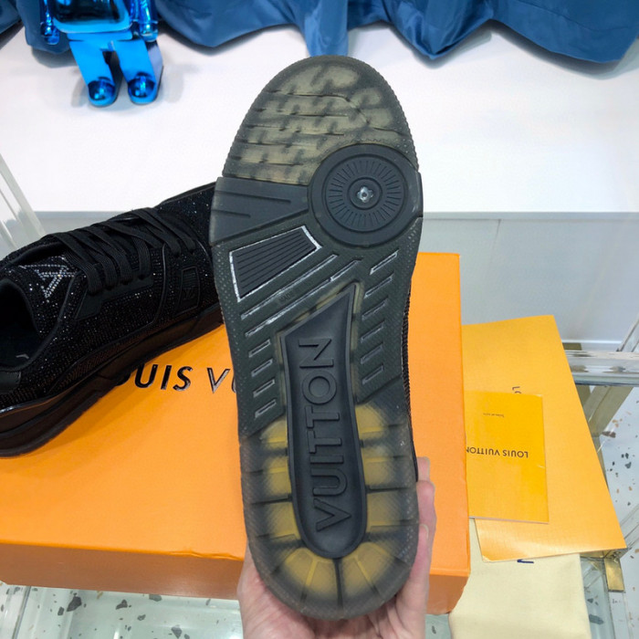 LV SNEAKER LV-000367