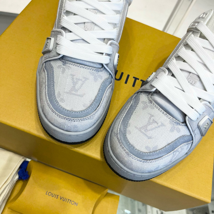LV SNEAKER LV-000416