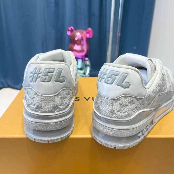 LV SNEAKER LV-000423