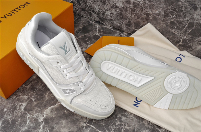 LV SNEAKER LV-000206