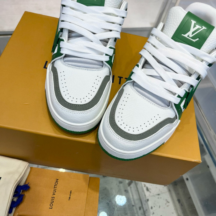 LV SNEAKER LV-000486
