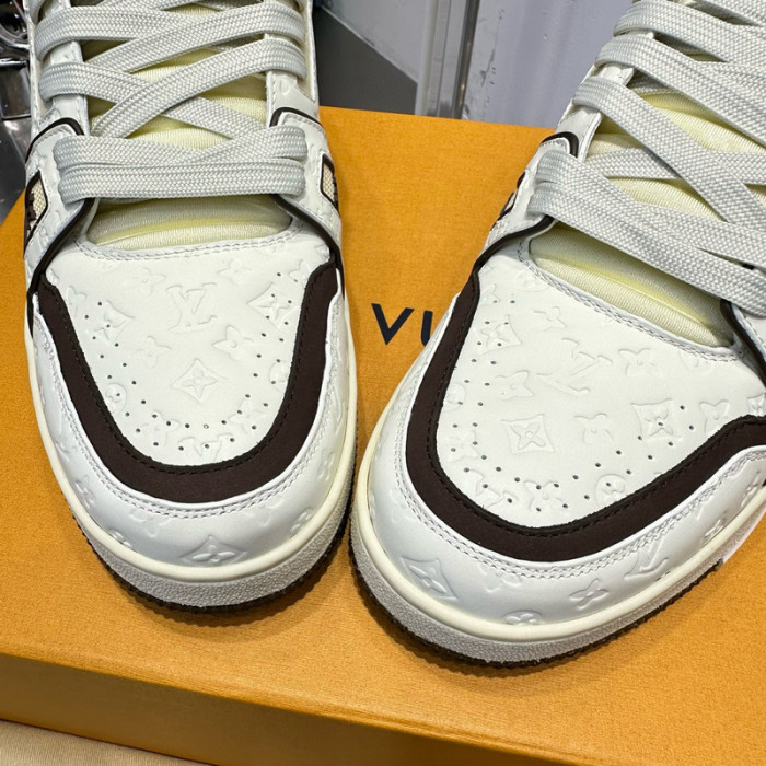 LV SNEAKER LV-000529