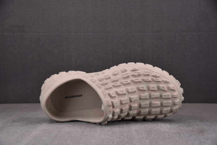 DEFENDER SNEAKER DS006