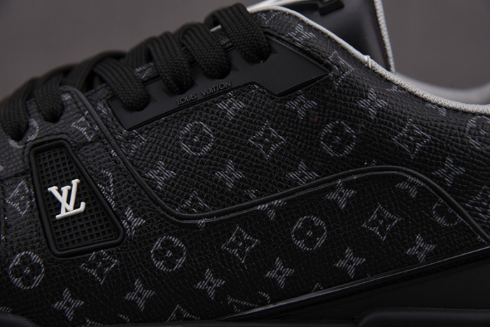 LV SNEAKER LV-000146