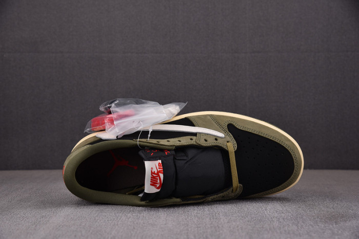 Travis Scott x Air Jordan 1 Low OG 