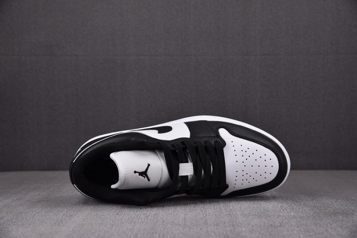 Air Jordan 1 Low “Panda” DC0774-101