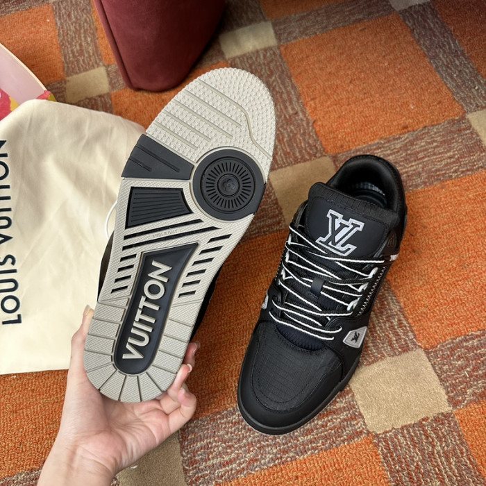 LV TRAINER SNEAKER LVT-000625