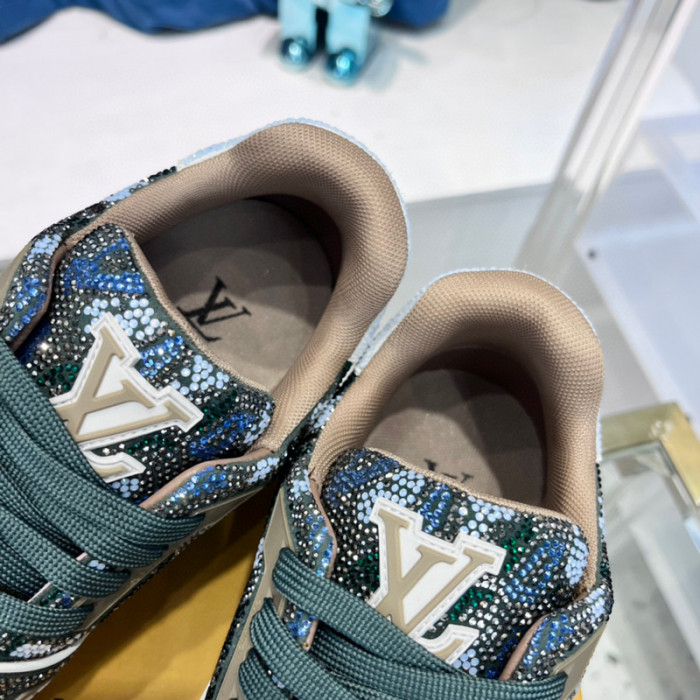 LV SNEAKER LV-000396