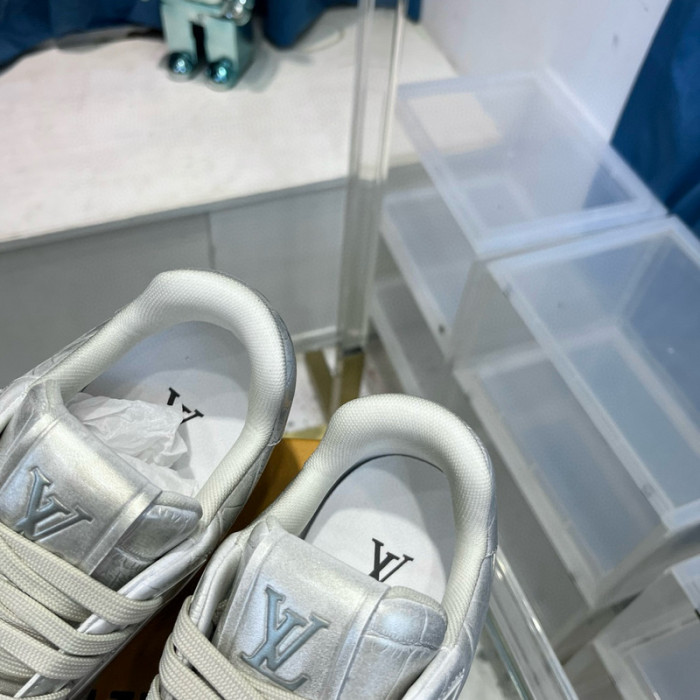 LV SNEAKER LV-000472