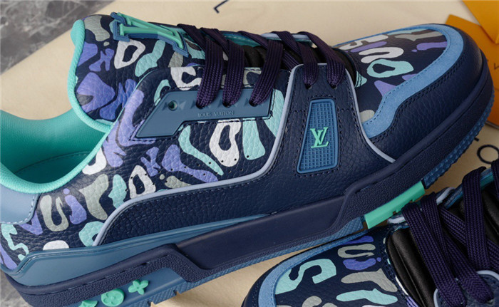 LV SNEAKER LV-000237