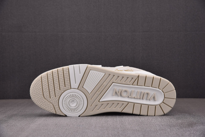 LV SNEAKER LV-000095