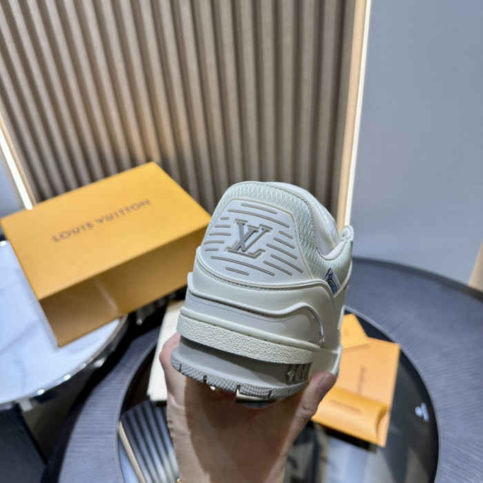 LV TRAINER SNEAKER LV-000577