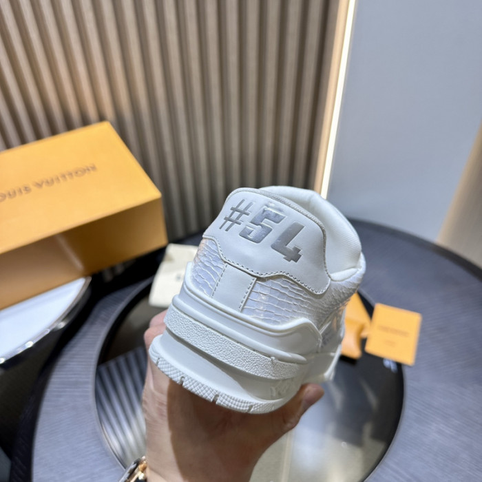LV TRAINER SNEAKER LV-000583