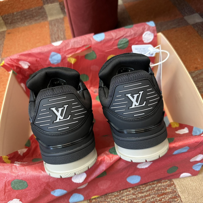 LV TRAINER SNEAKER LVT-000625