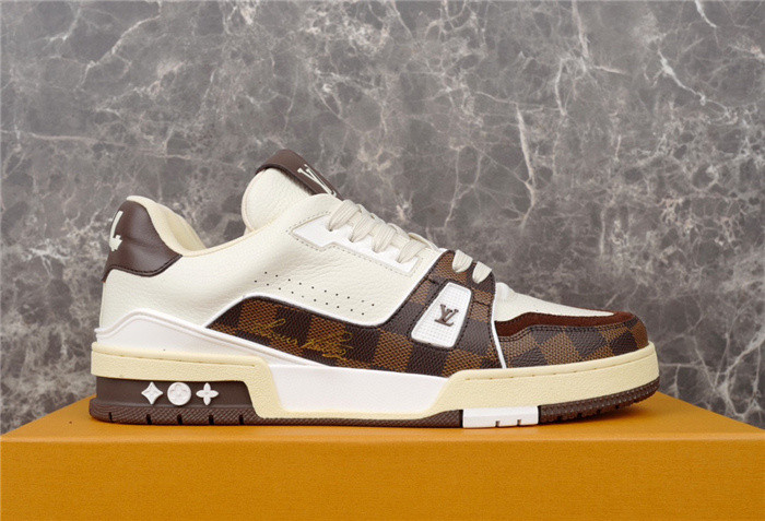 LV SNEAKER LV-000152