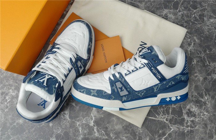 LV SNEAKER LV-000272