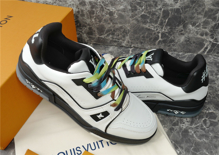 LV SNEAKER LV-000279
