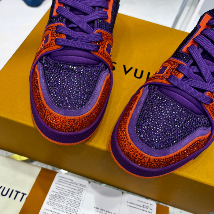 LV SNEAKER LV-000372