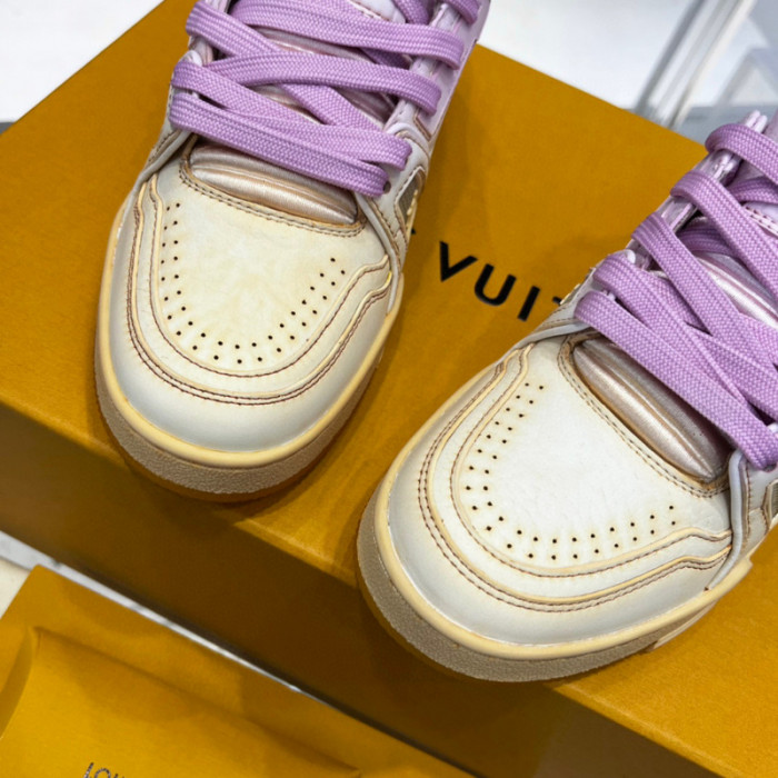 LV SNEAKER LV-000379