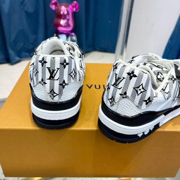 LV SNEAKER LV-000438