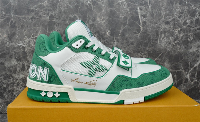 LV SNEAKER LV-000198