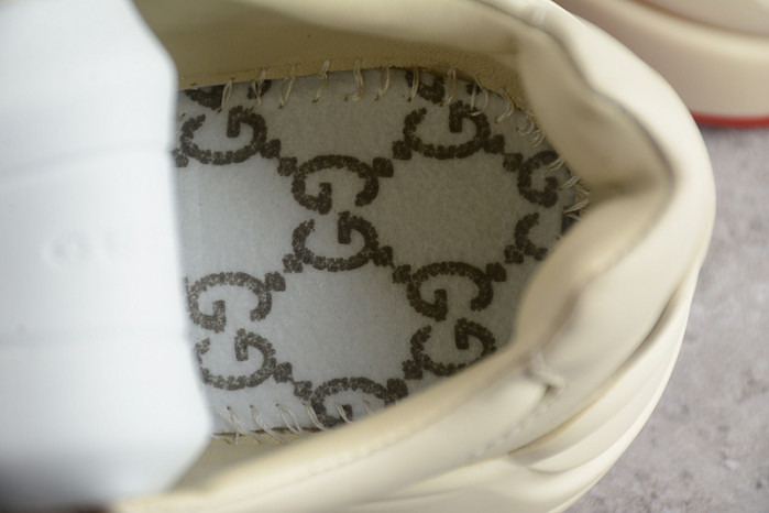 G*u*i* trainer sneaker 83